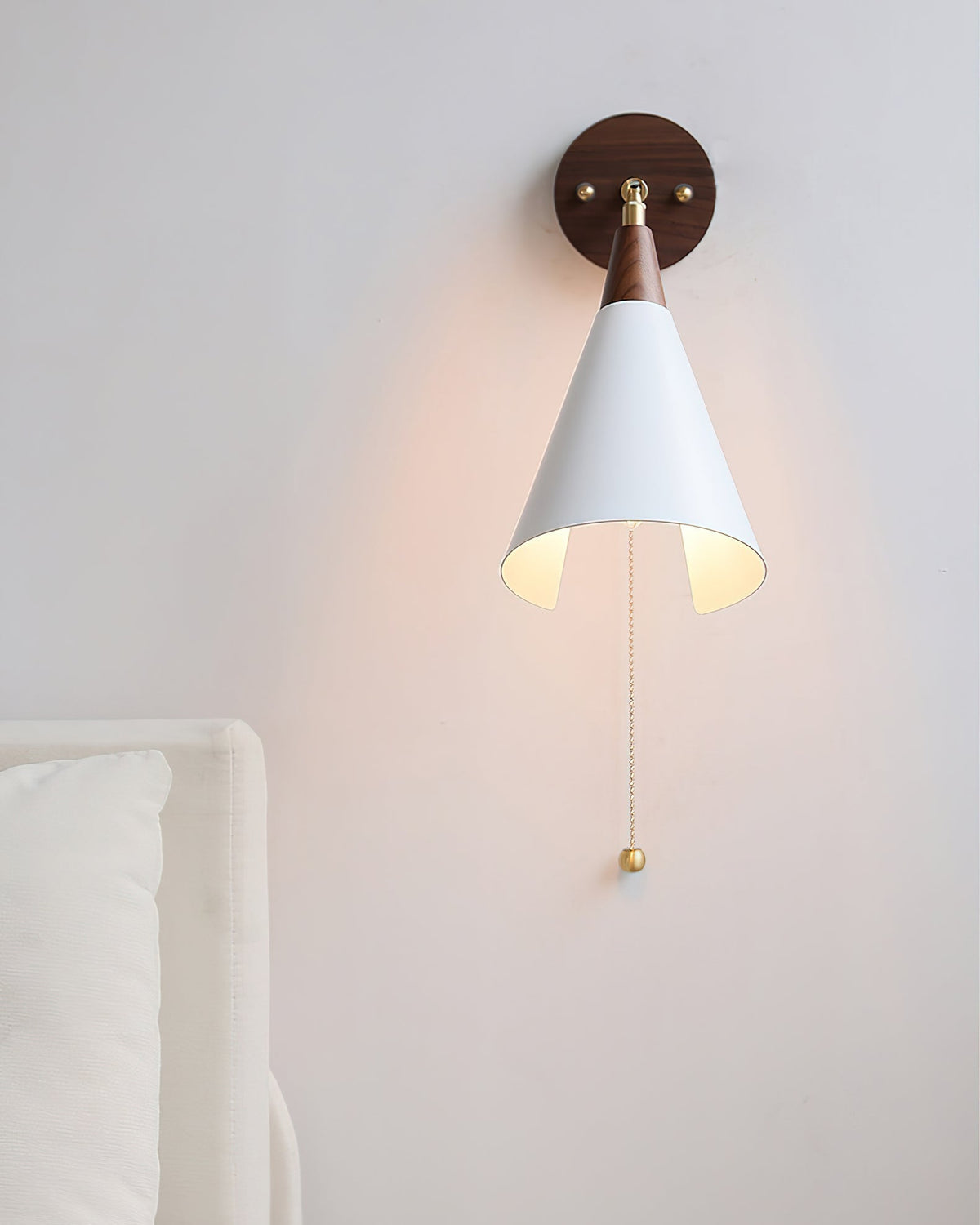 Montgomery Wall Lamp