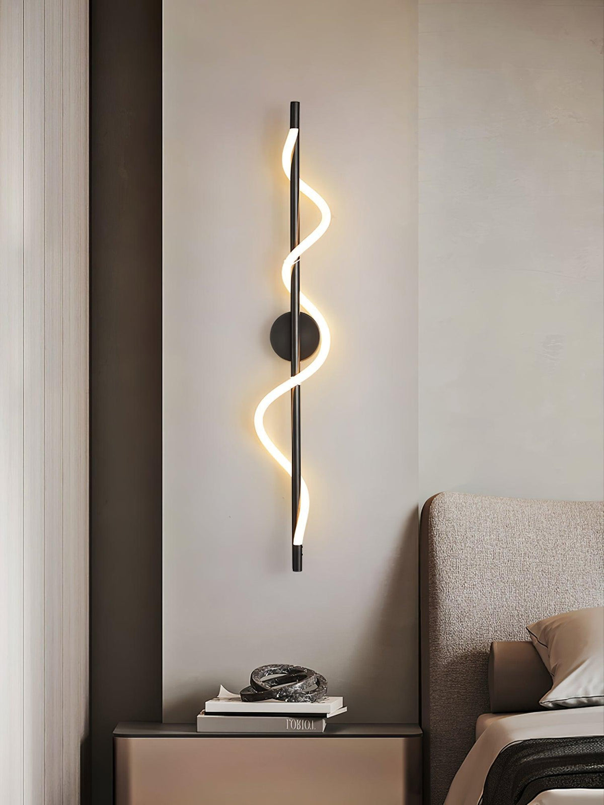 Nivelo Sculptural Brass Silicone Wall Lamp