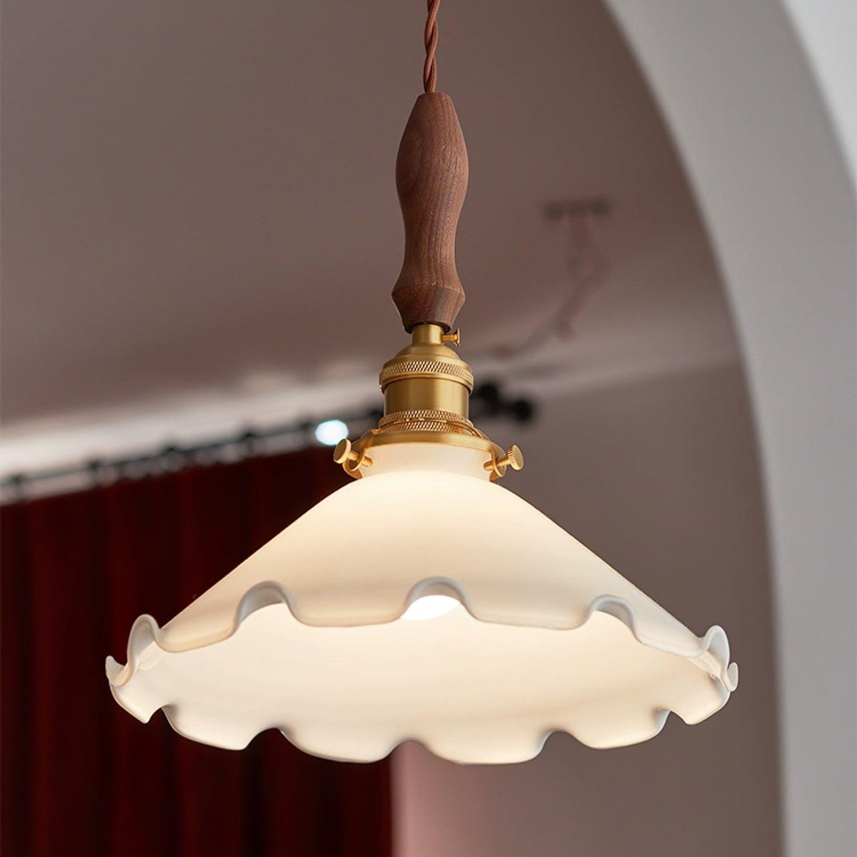 Questa Pendant Lamp Glass Wavy Shade Vintage Living Room