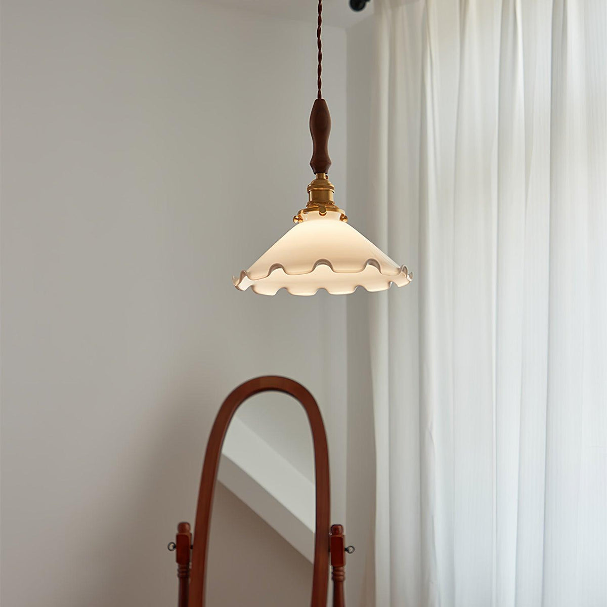 Questa Pendant Lamp Glass Wavy Shade Vintage Living Room