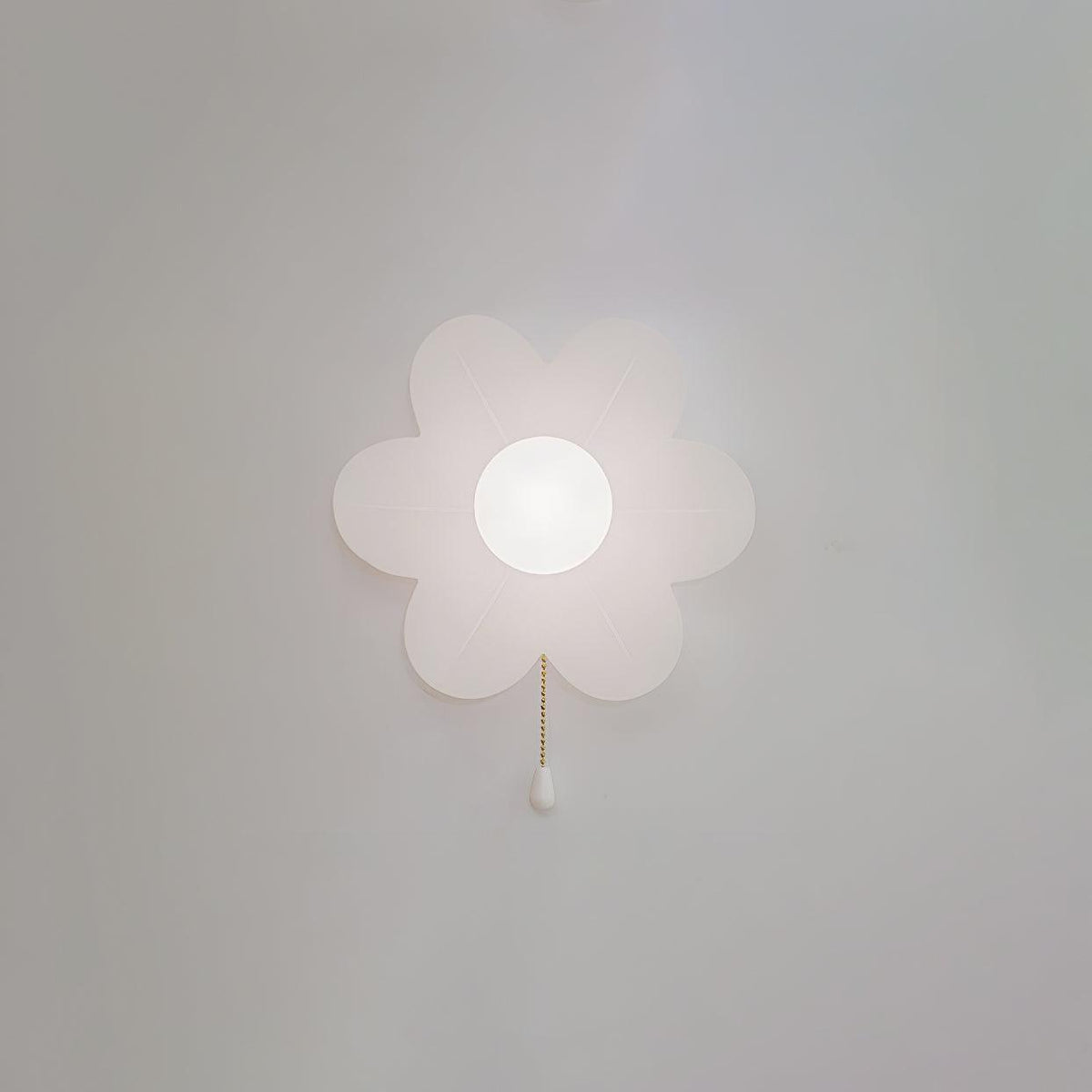 Bov Nordic Art Flowers Resin Wall Lamp