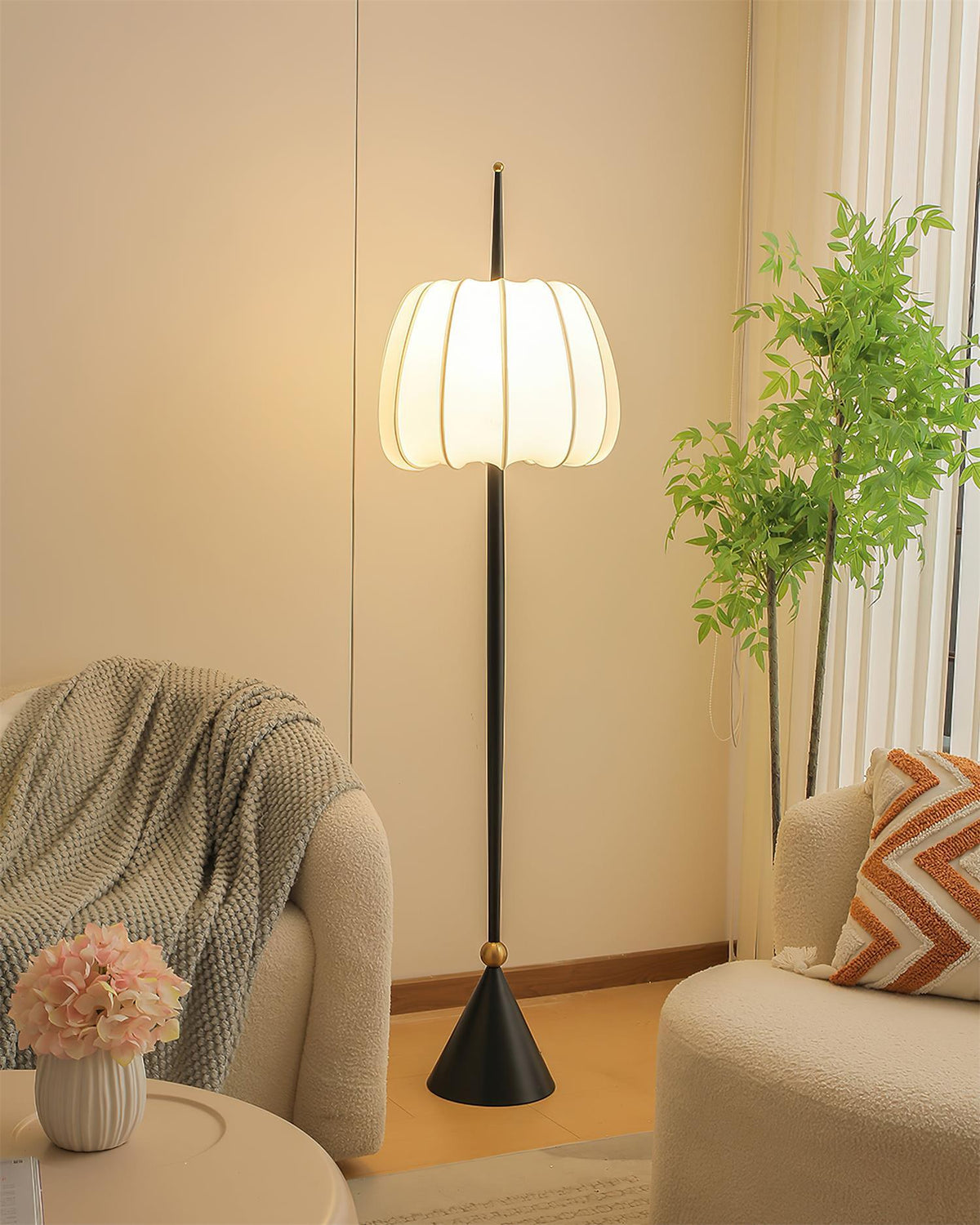 Turnip Floor Lamp