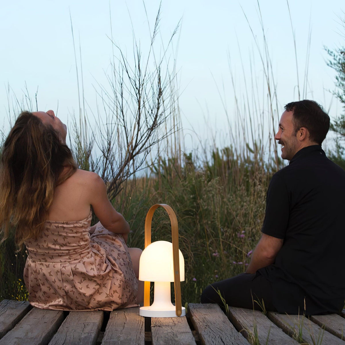Elaanelle Table Lamp