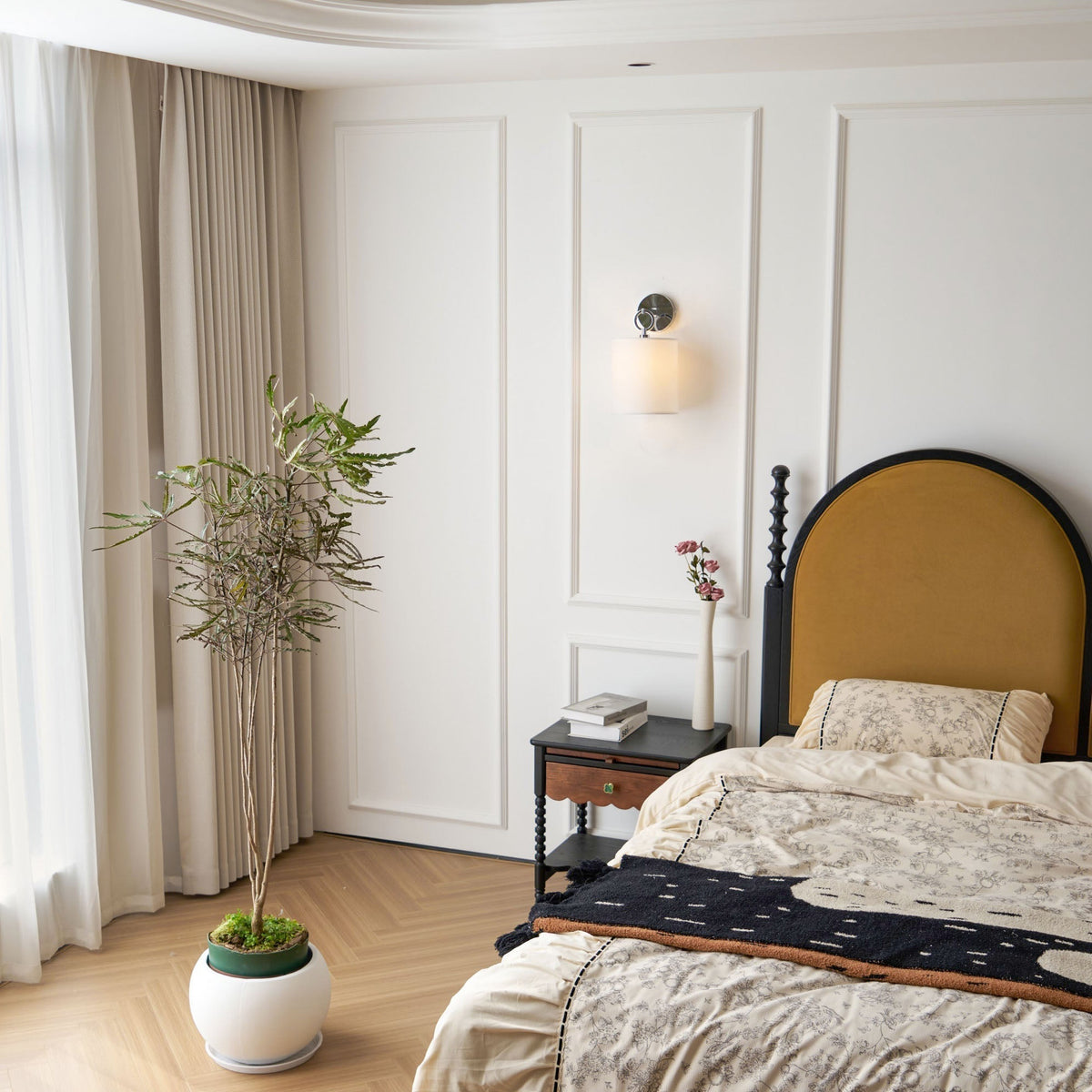 Calenina Wall Lamp