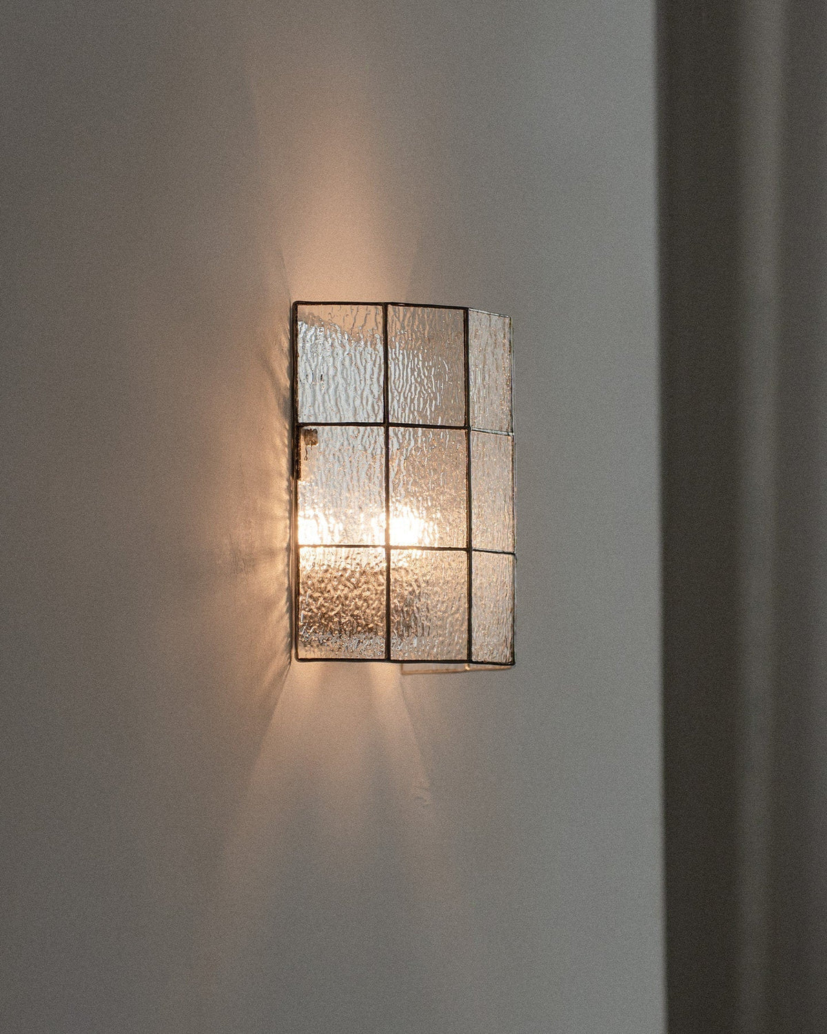 Cirivette Guy 731 Wall Lamp