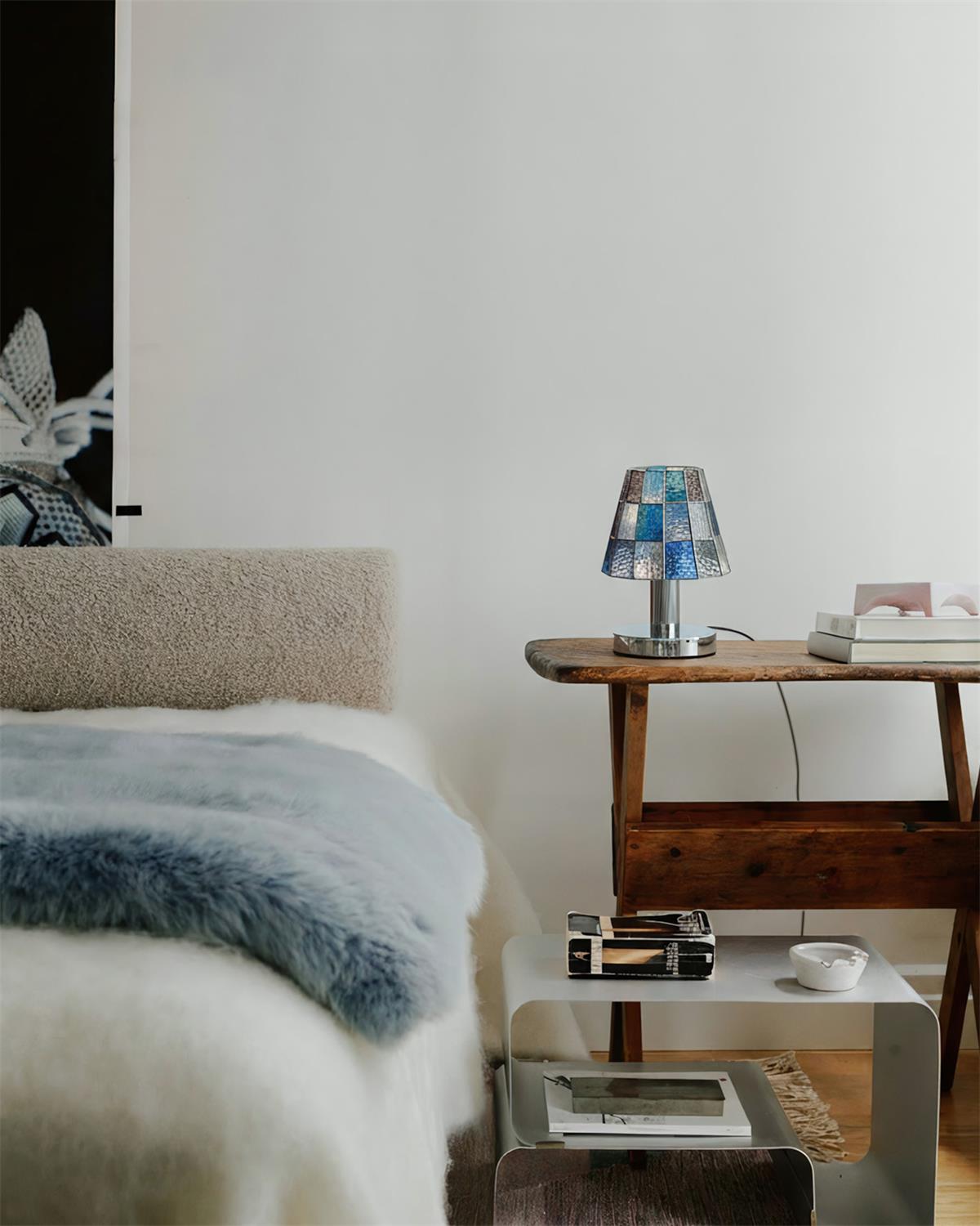 Liorivira Table Lamp