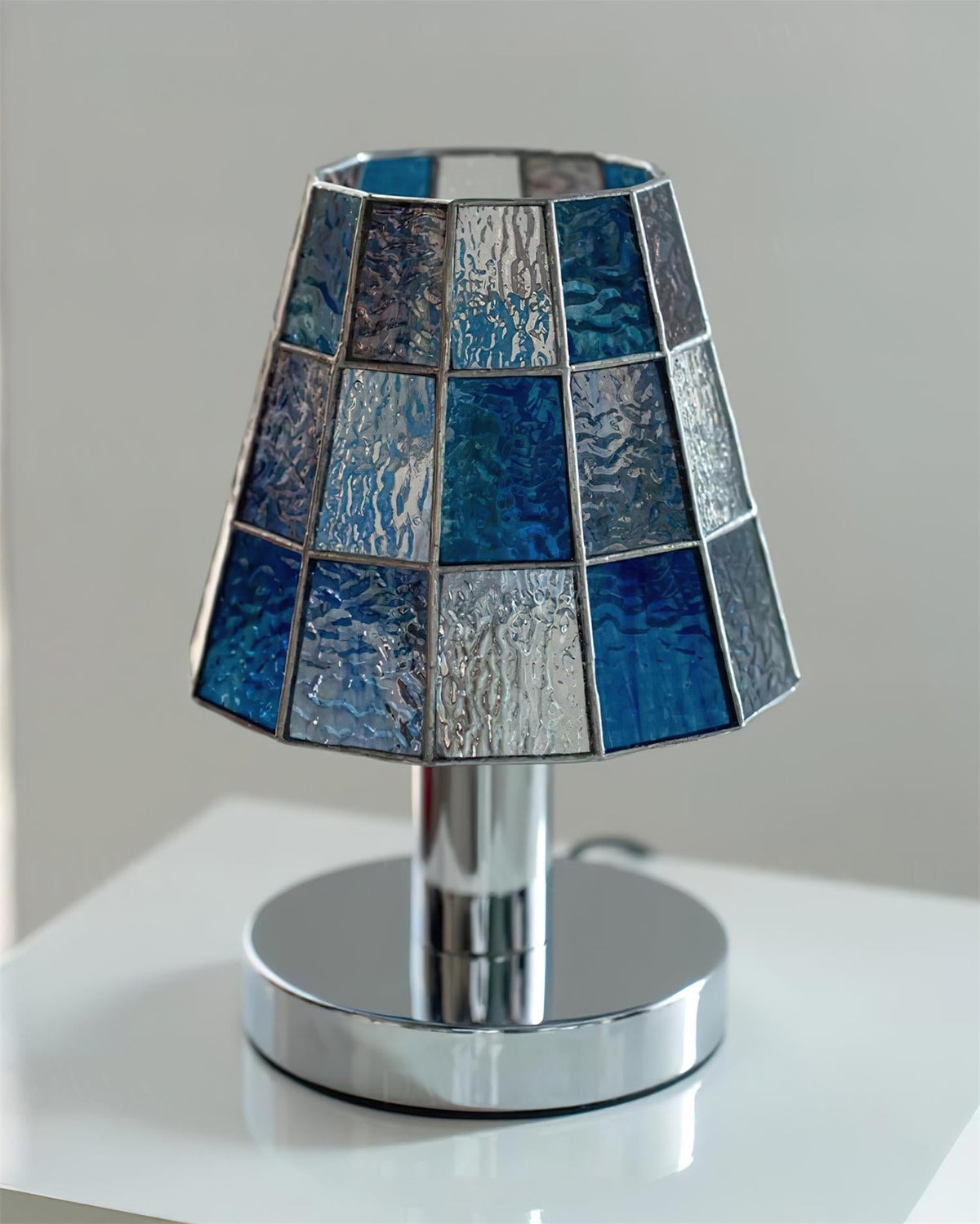Liorivira Table Lamp