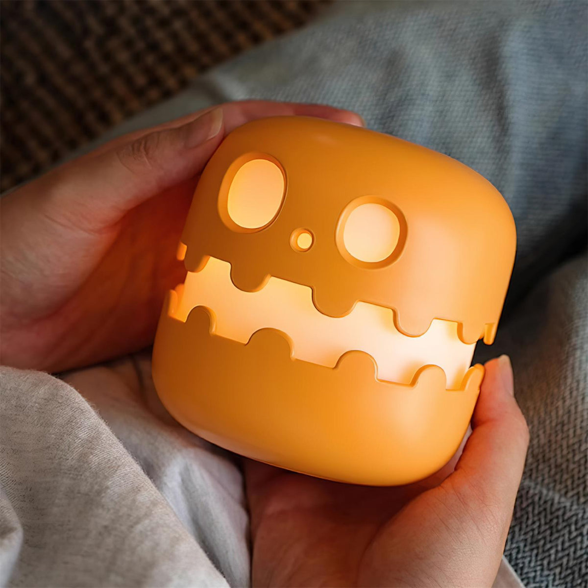 Selorira Table Lamp