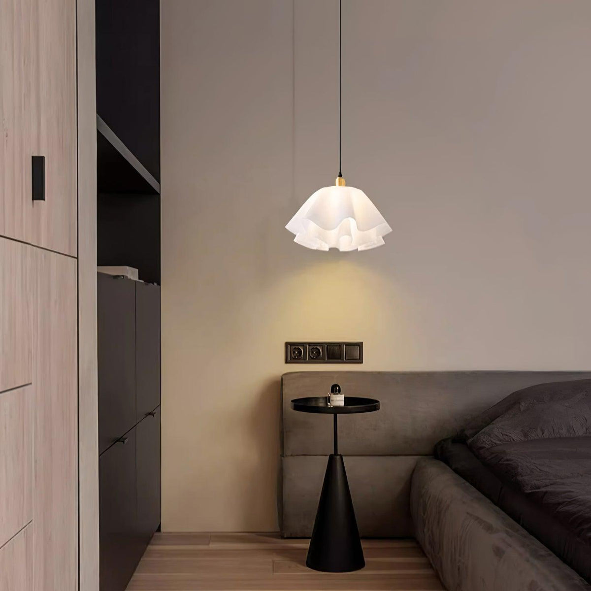 Vero Modern Petal Pendant Light