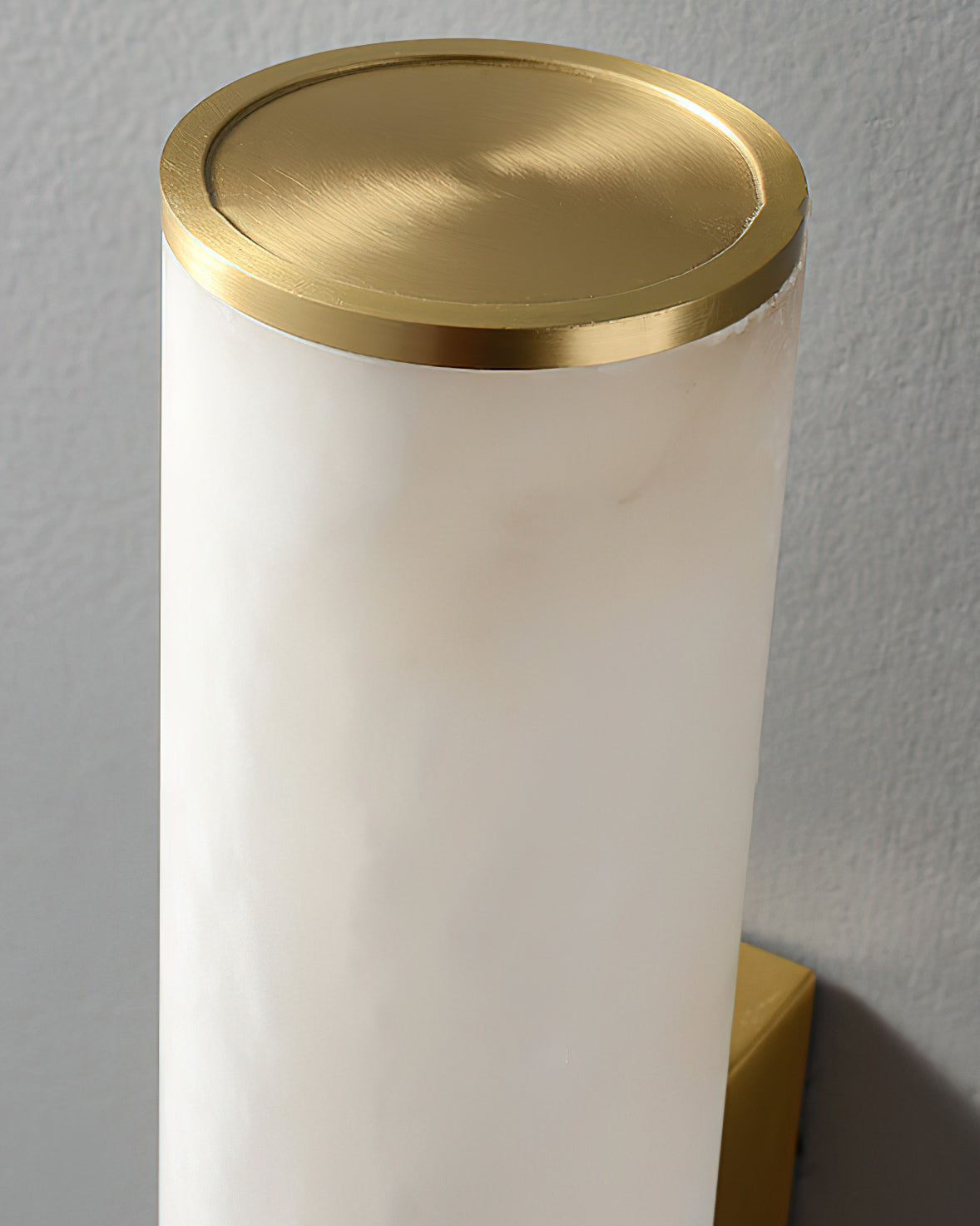 Nivalise Garonne Alabaster Wall Sconce