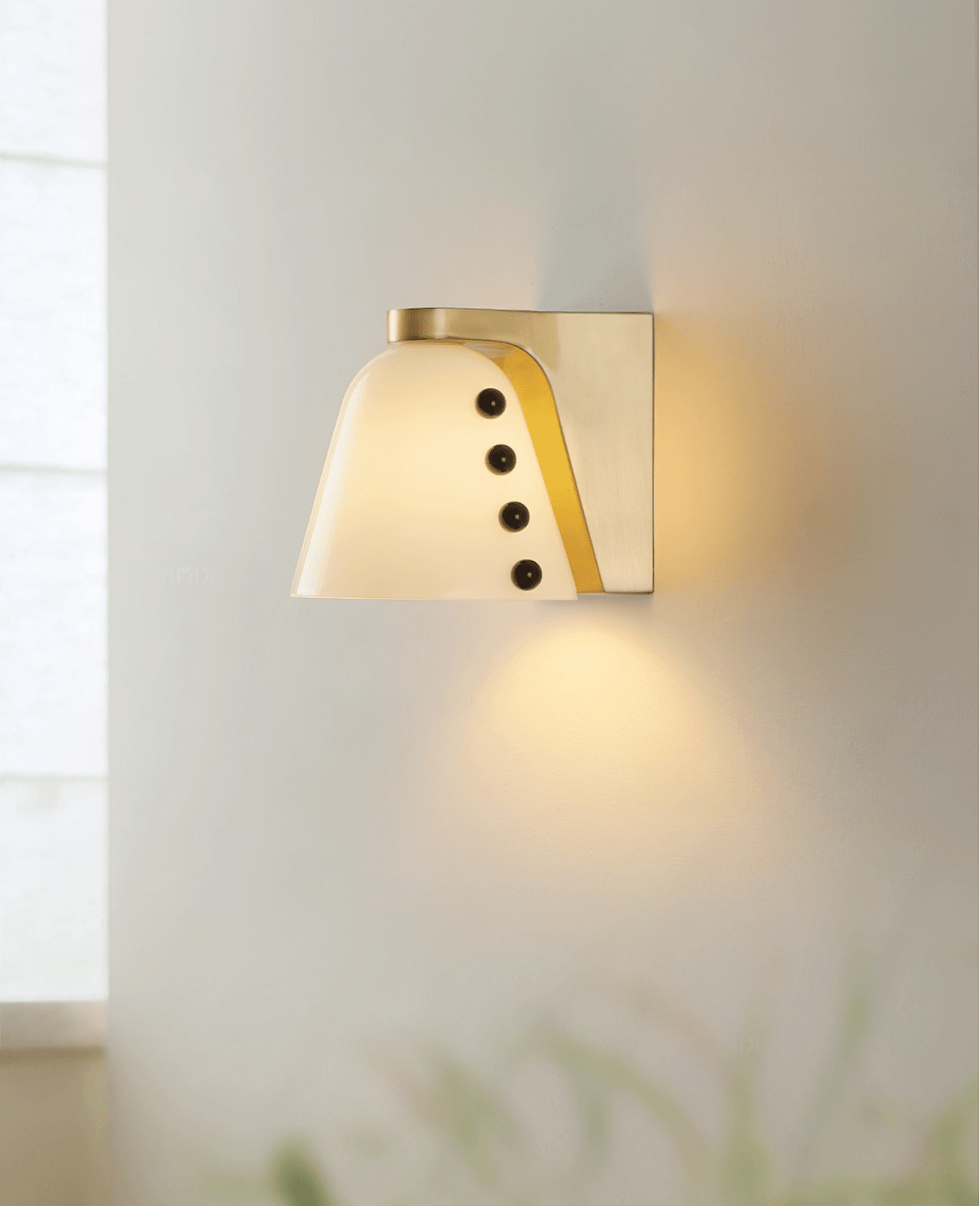 Jude Art Deco Glass Wall Lamp