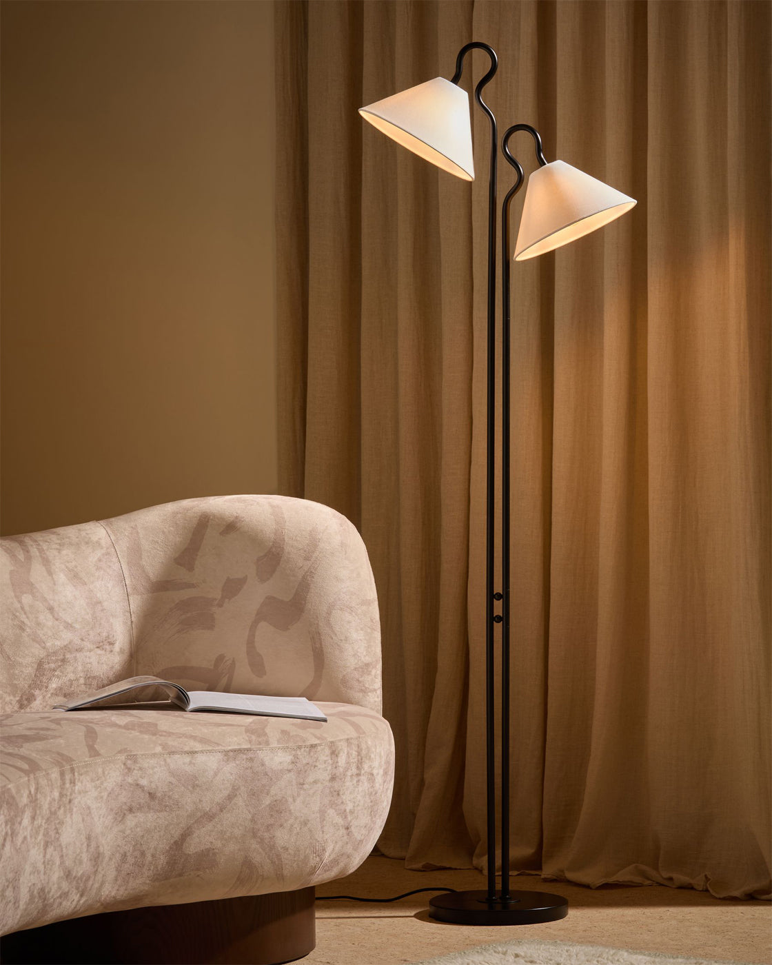 Viraoria Floor Lamp