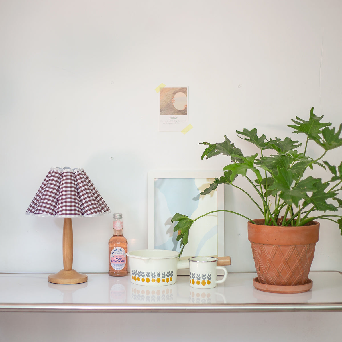 Rivalielle Table Lamp