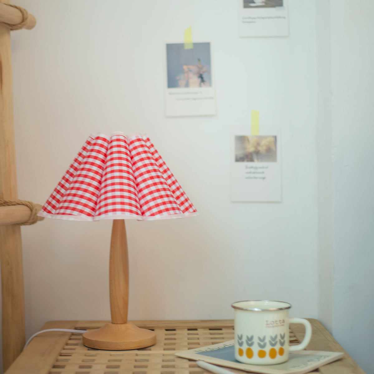 Rivalielle Table Lamp