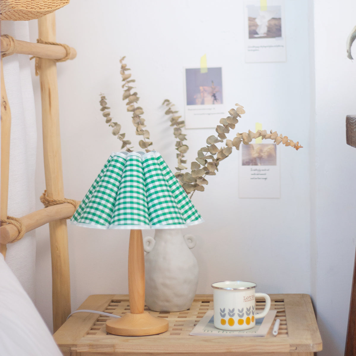 Rivalielle Table Lamp