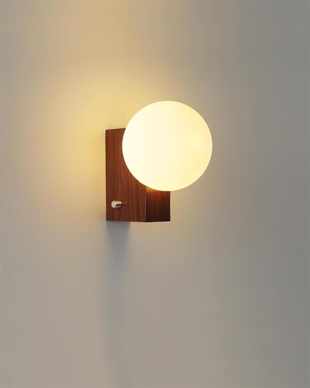 Luminaya Wall Lamp