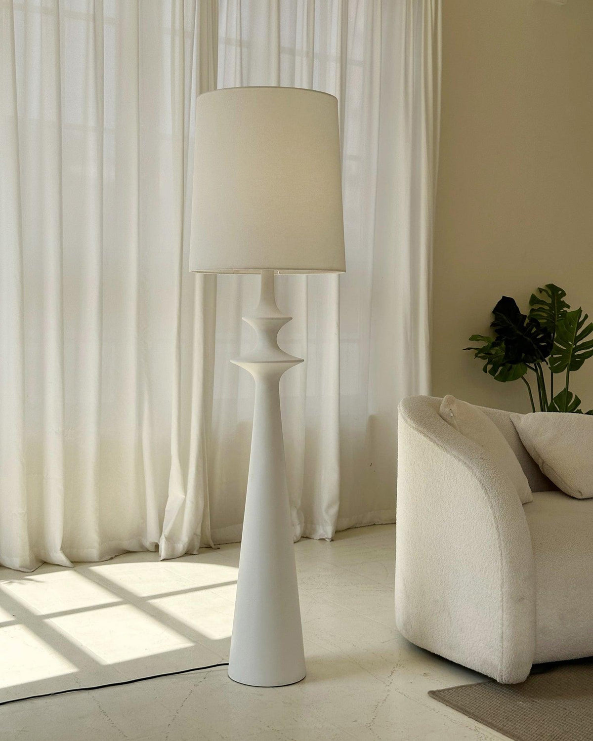 Elaiielle Floor Lamp