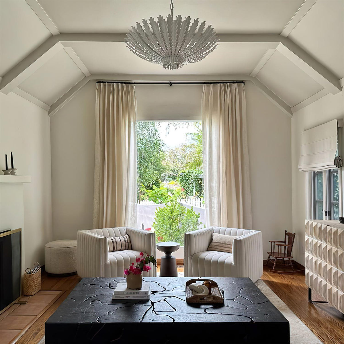 Geyon Chandelier