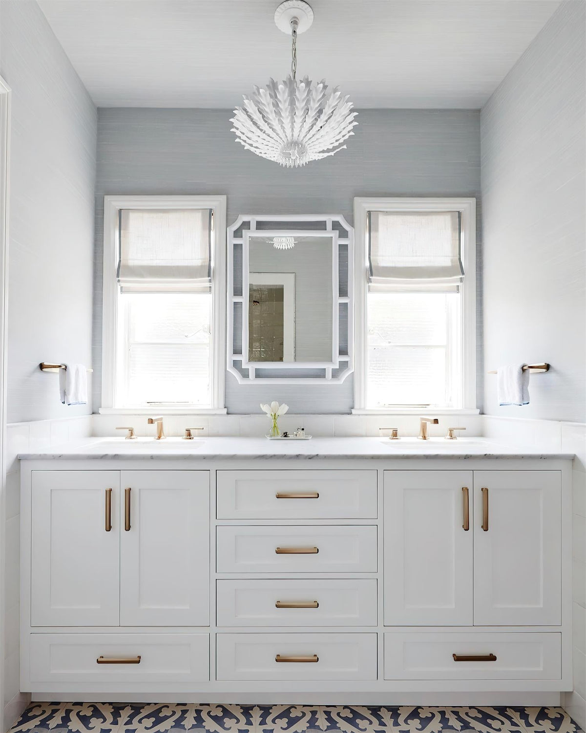 Geyon Chandelier