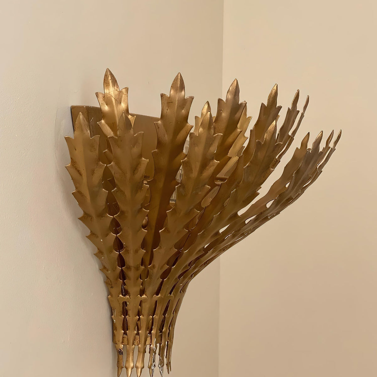 Hampton Wall Light Handmade Leaf Motif Elegant