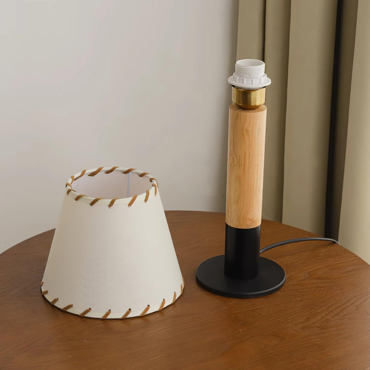 Virainina Table Lamp