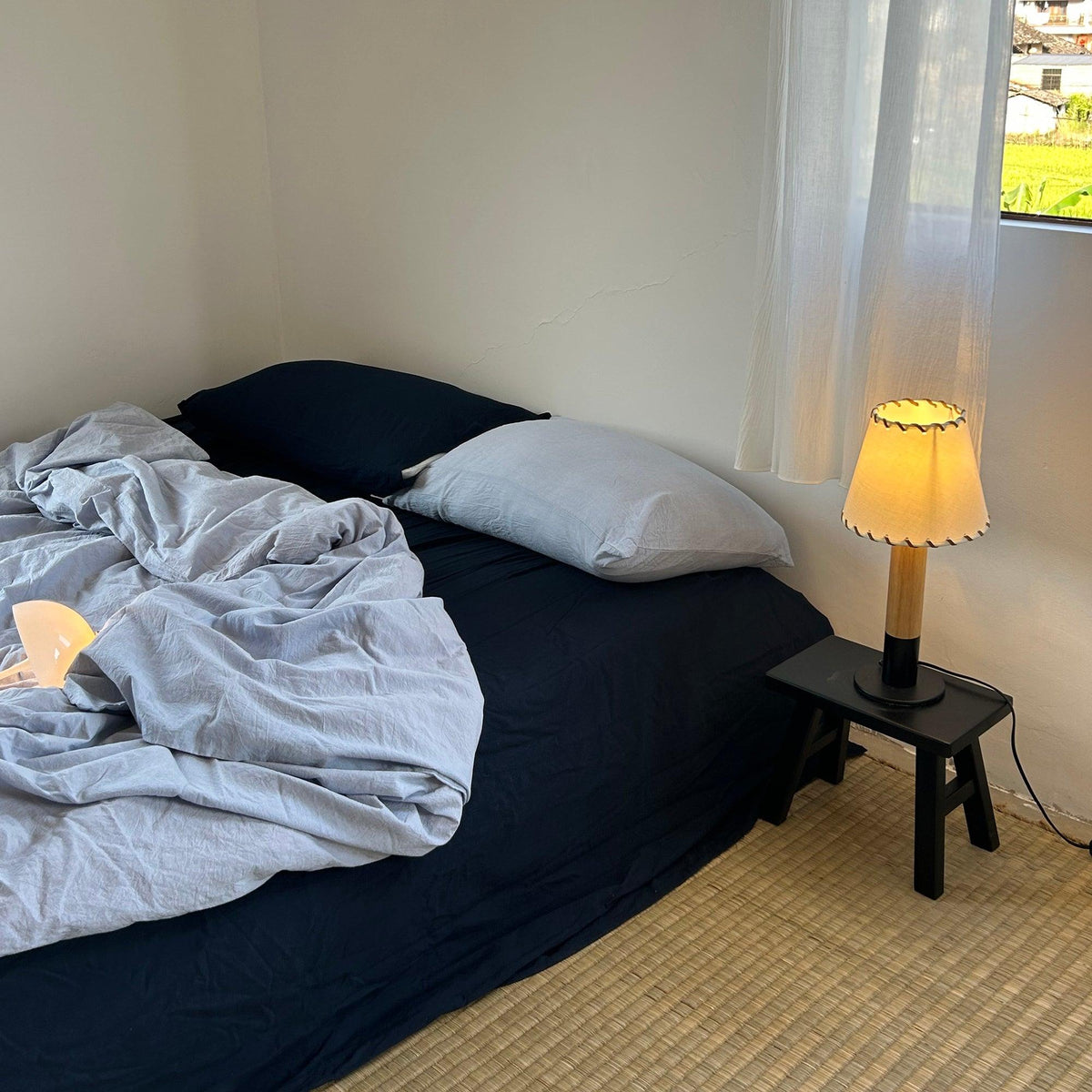 Virainina Table Lamp