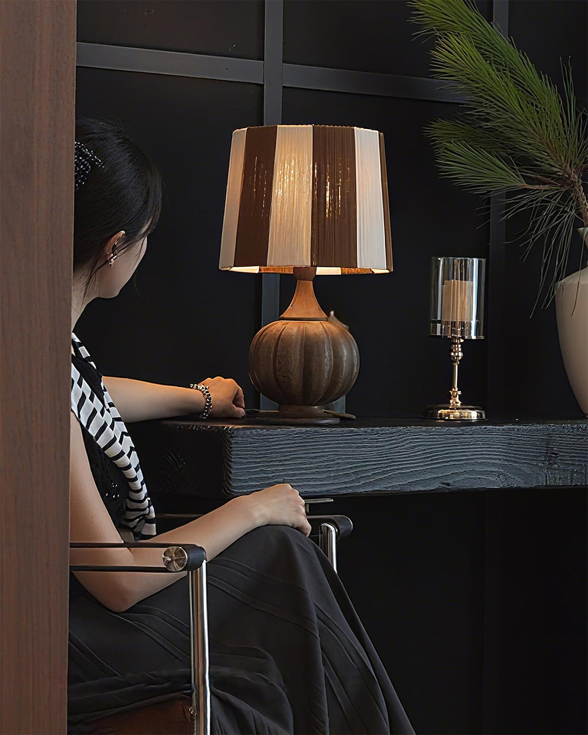 Viraorise Table Lamp