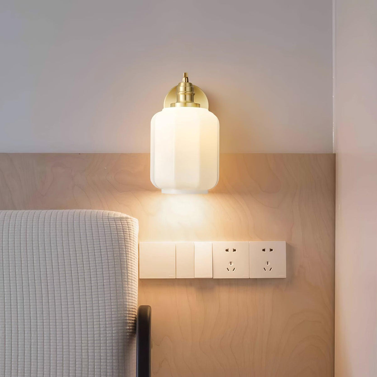 Lokeped Glass Wall Lamp