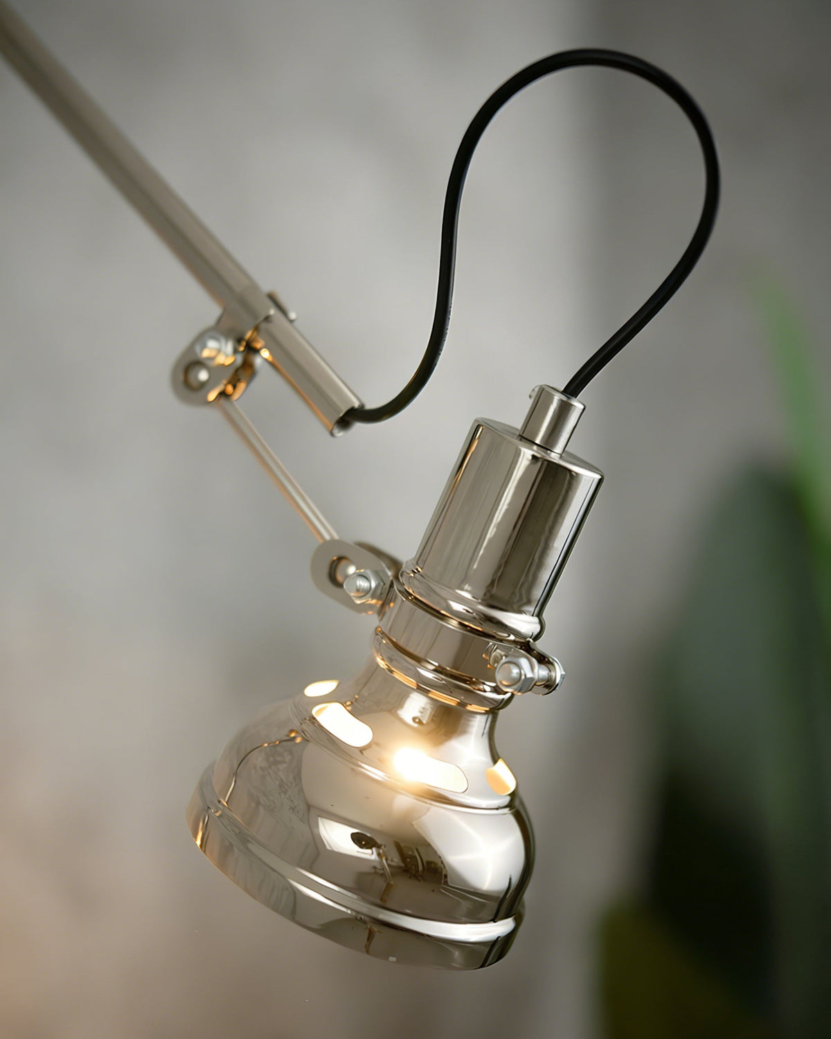 Liororenne Wall Lamp
