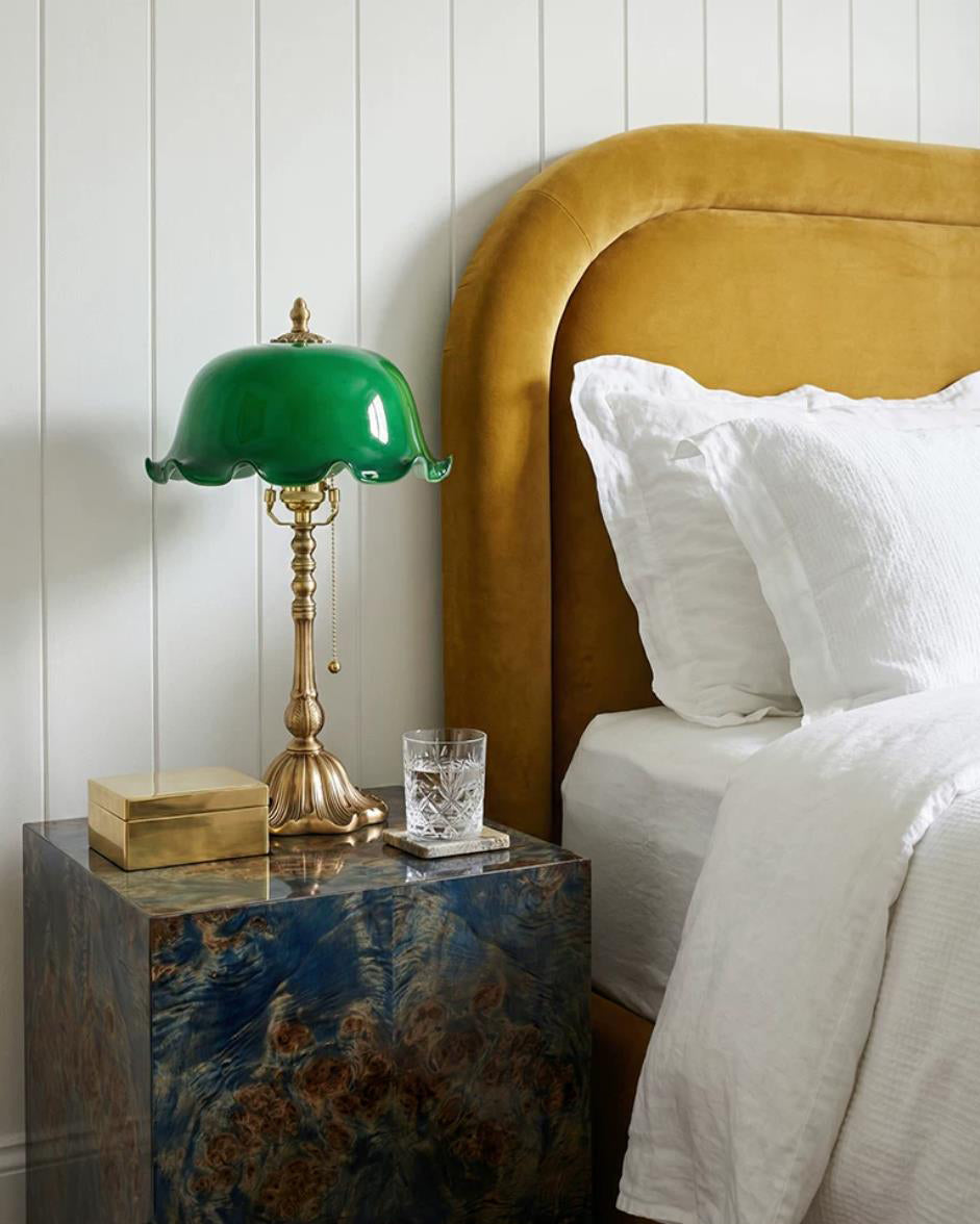 Elaaniella Table Light