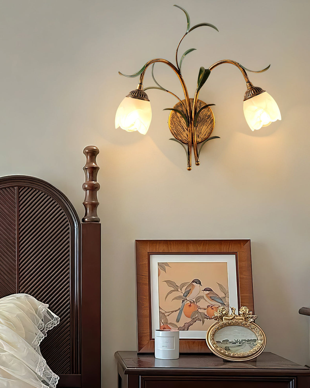 Jasmine Wall Light