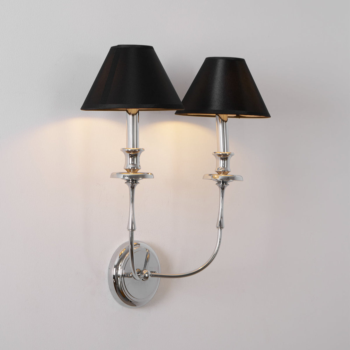 Viraarine Wall Lamp