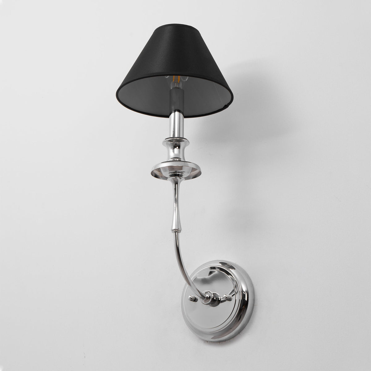 Viraarine Wall Lamp