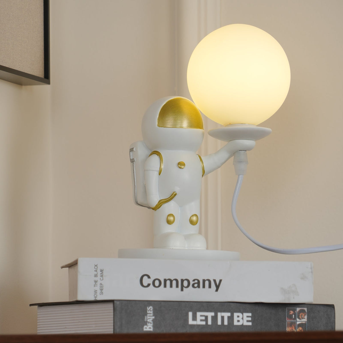 Lioriina Table Lamp