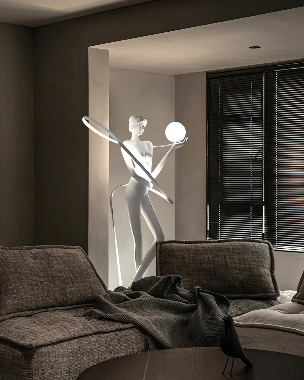 Dess Floor Lamp