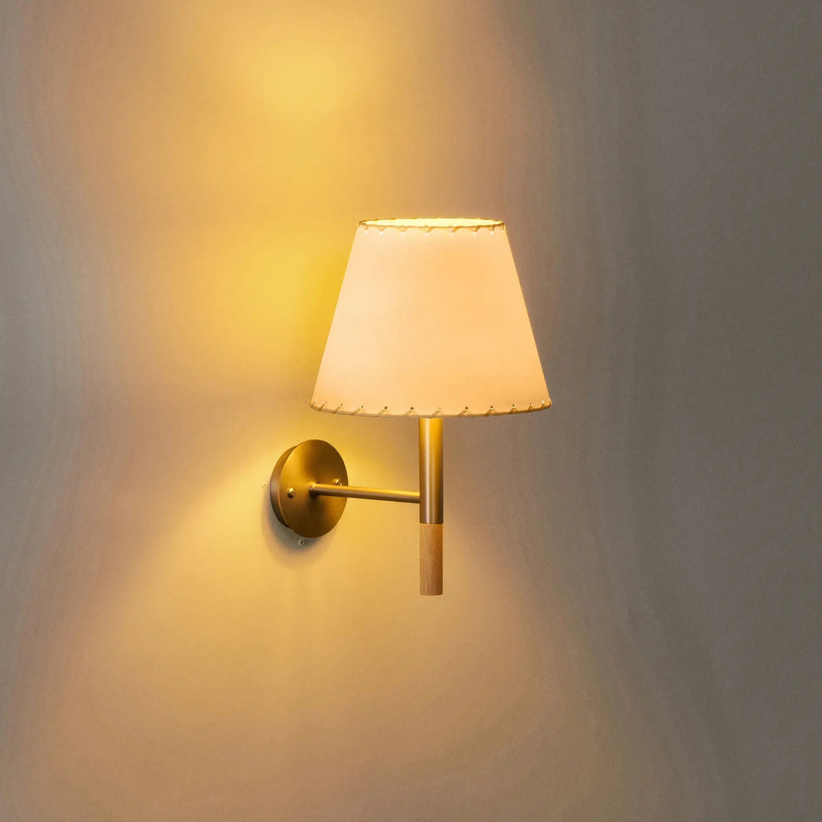 Lunvire Wall Lamp