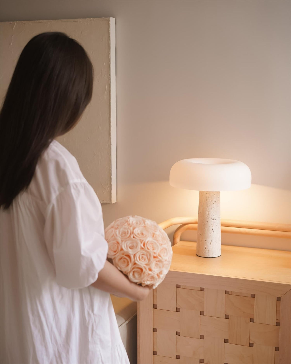 Avenelise Table Lamp