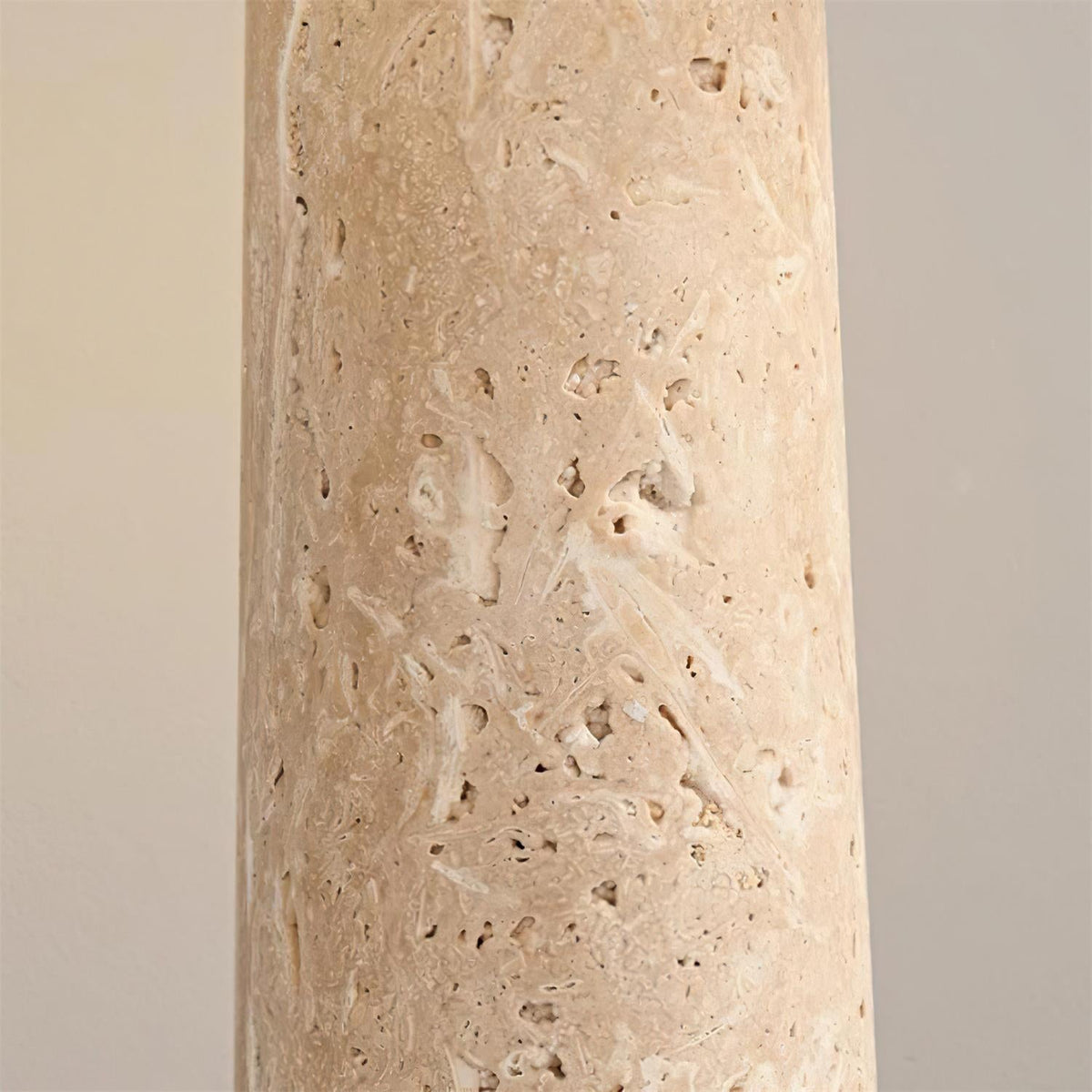 Avenelise Table Lamp