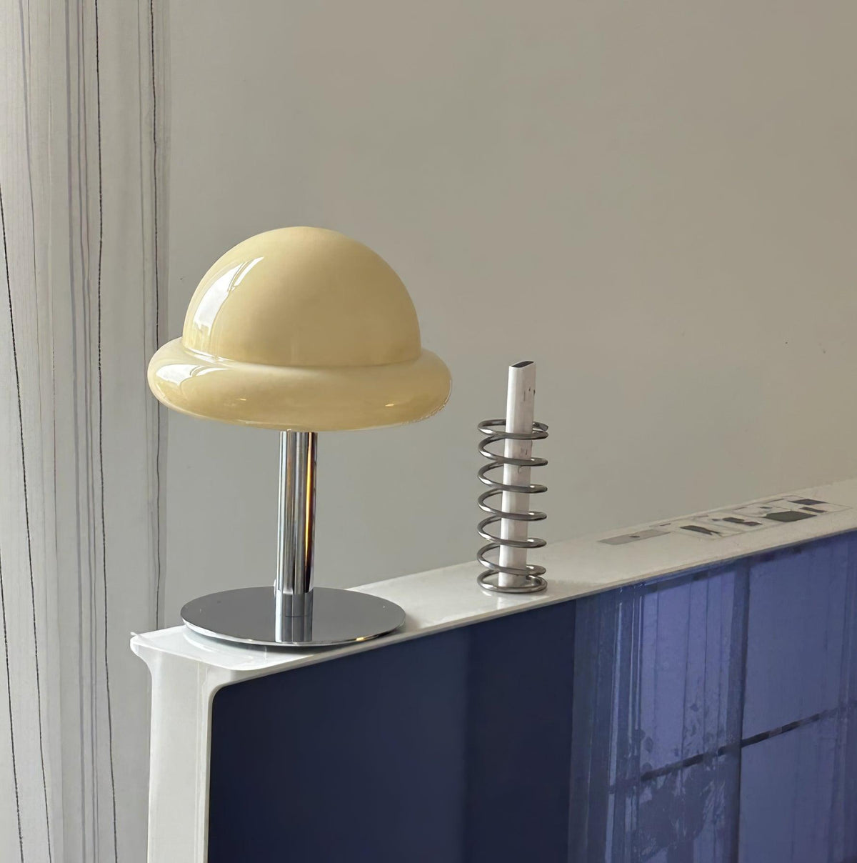 Eirisella Glass Table Lamp