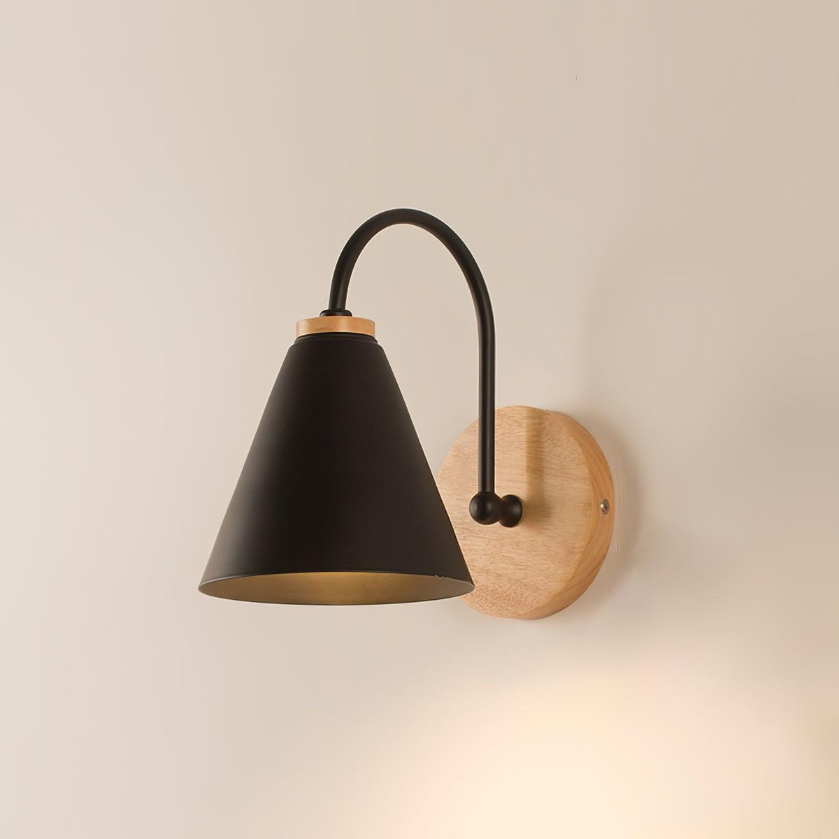 Ravegor Nordic Wood Wall Lamp