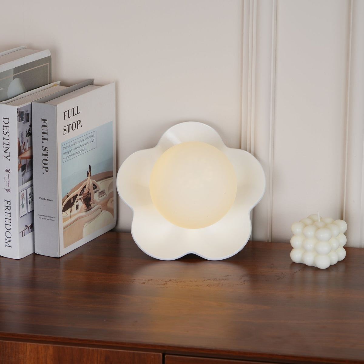 Petalia  Wall Lamp