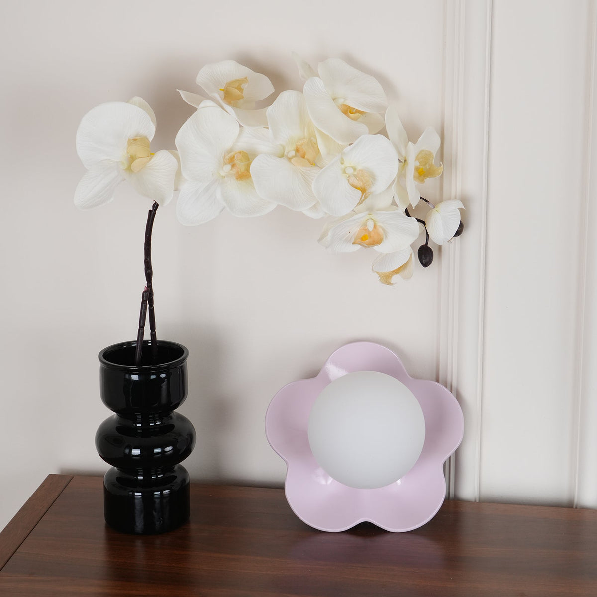 Petalia  Wall Lamp