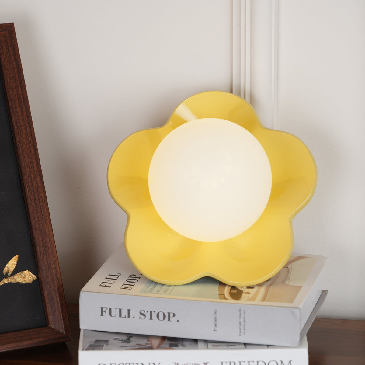 Petalia  Wall Lamp
