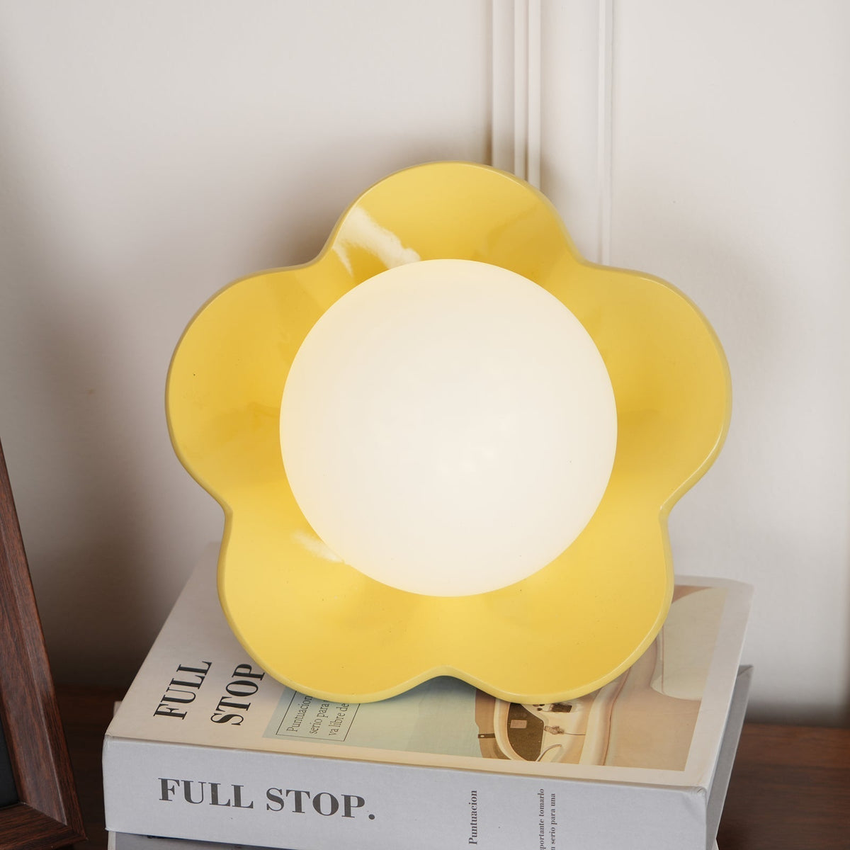 Petalia  Wall Lamp