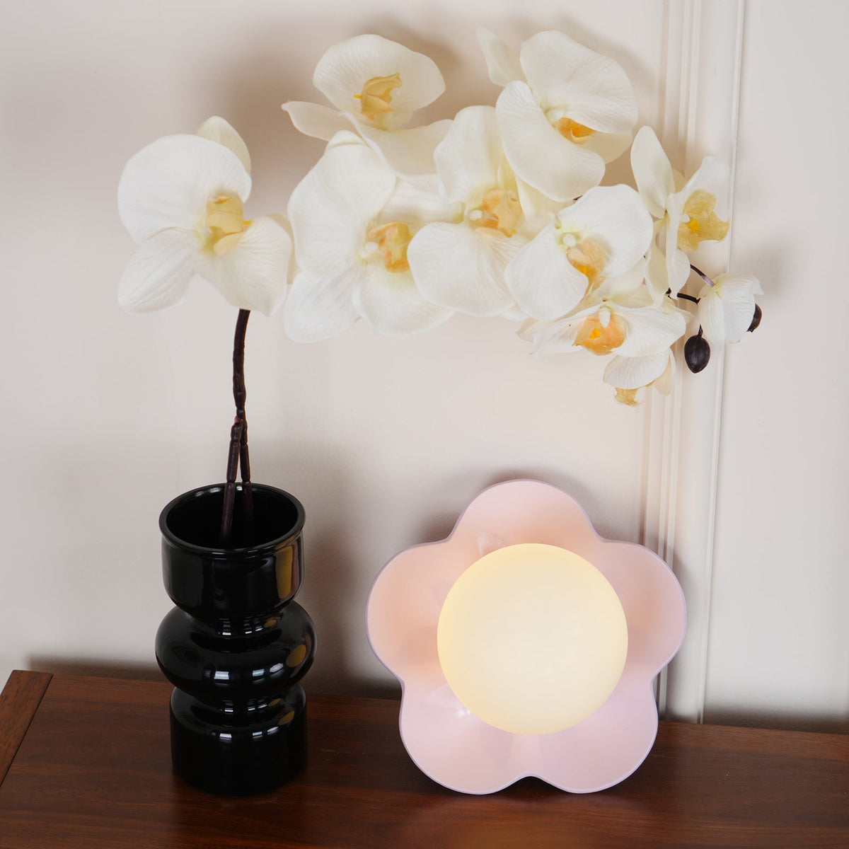 Petalia  Wall Lamp