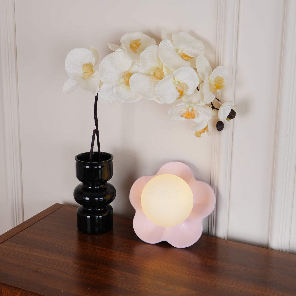 Petalia  Wall Lamp