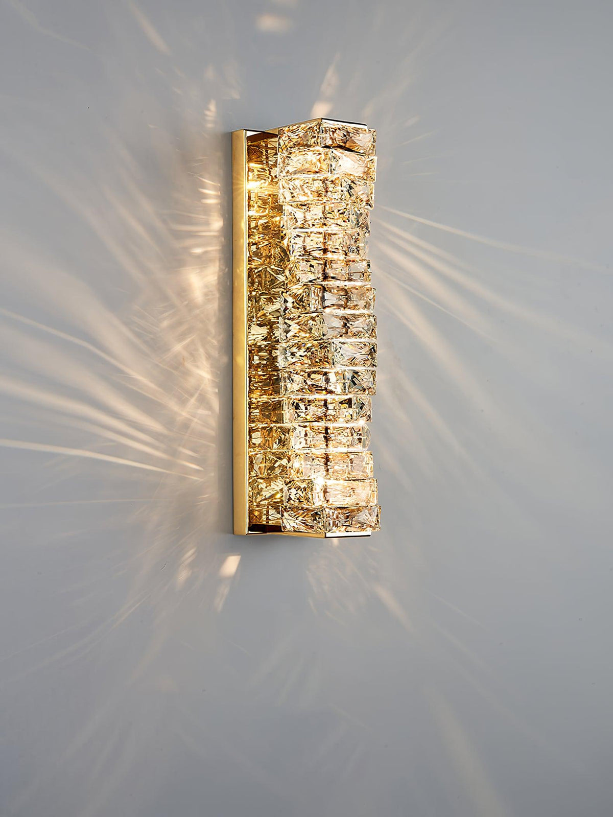 Ilvelia Postmodern Luxury Crystal Wall Light