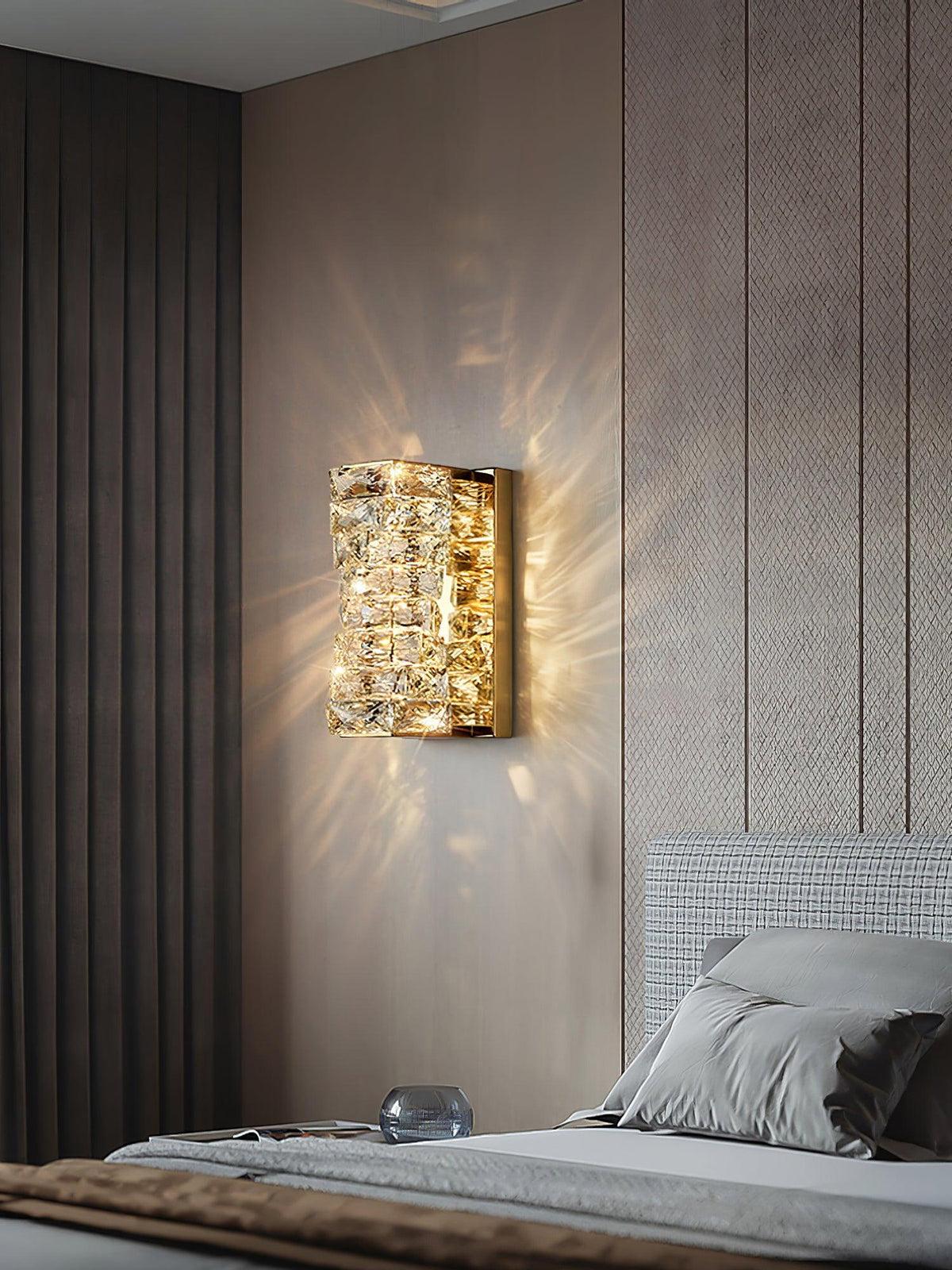 Ilvelia Postmodern Luxury Crystal Wall Light