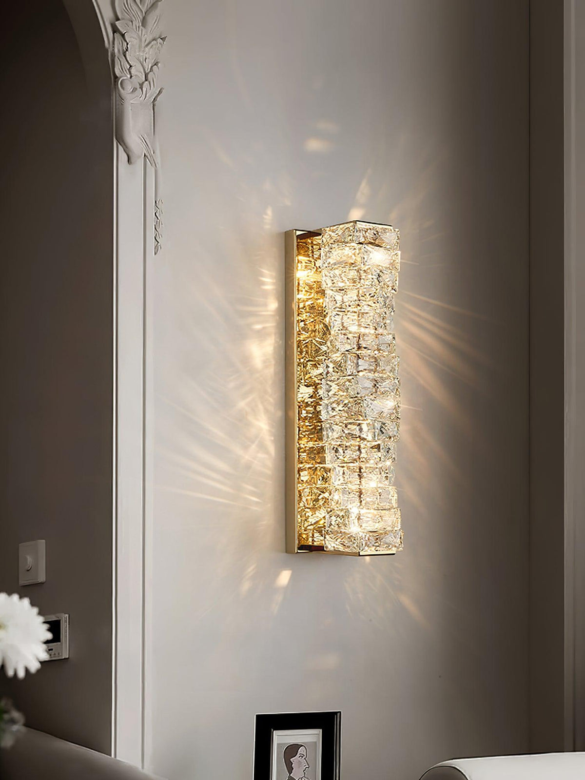 Ilvelia Postmodern Luxury Crystal Wall Light