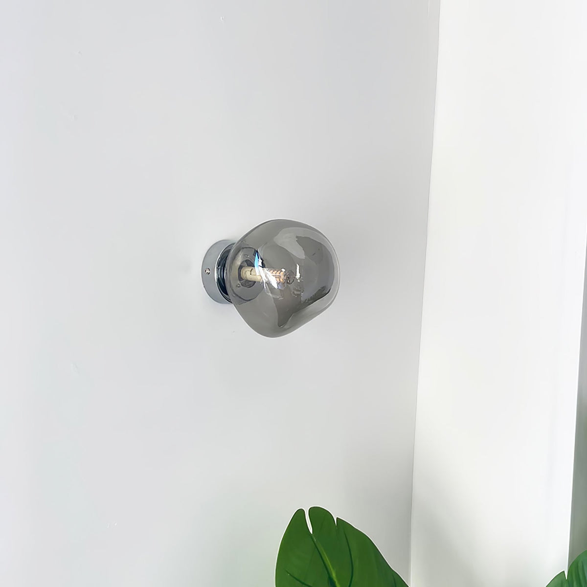 Leni Amber Glass Wall Lamp